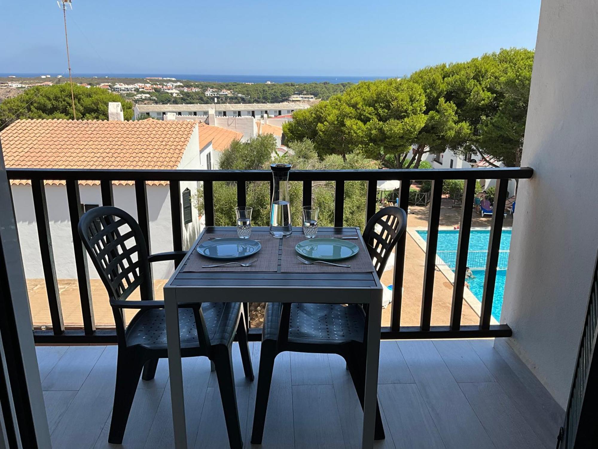 Vistas Al Mar Y La Piscina Lägenhet Arenal d'en Castell Exteriör bild
